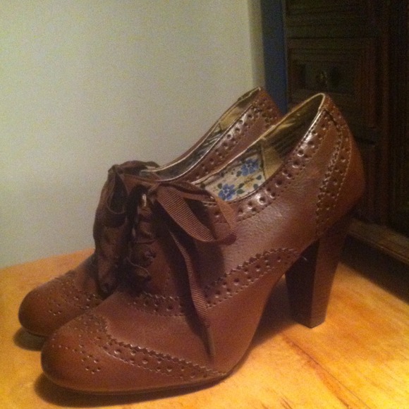 American Eagle Outfitters Shoes - American Eagle Outfitters Shoes. Size 6