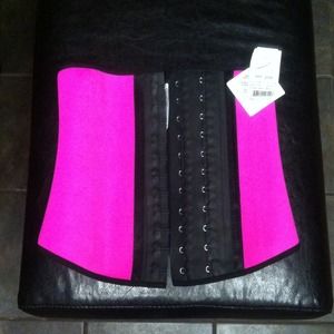 Waist trainer size XS can wear under tops