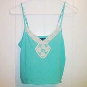 AMERICAN EAGLE Crop Crochet Tank💚