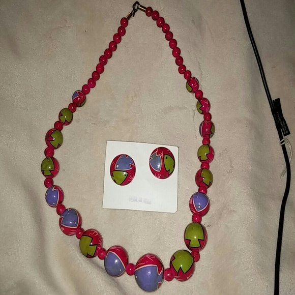 Beautiful vintage necklace/earring set