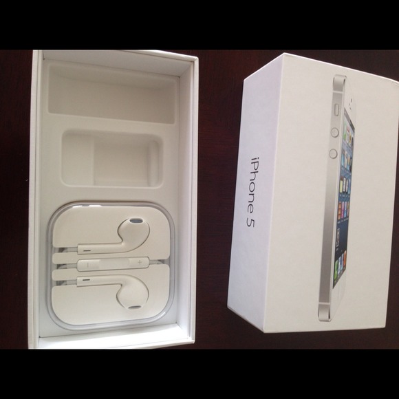 Brand new sealed apple earphone.