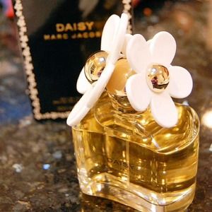 Brand New Marc Jacobs Daisy Perfume - 3.4 oz