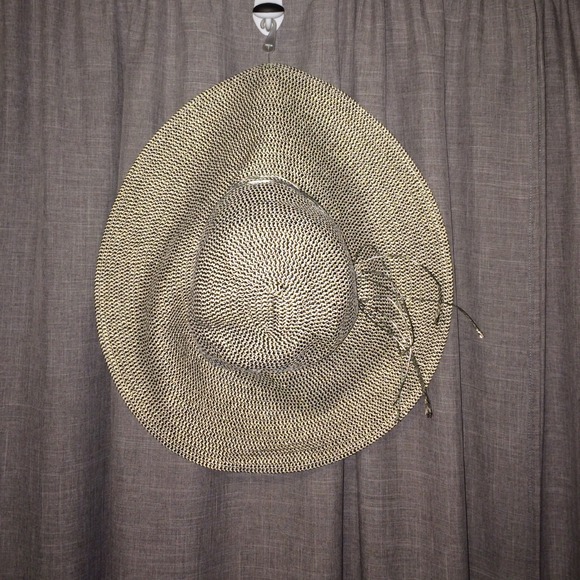 Floppy Sun Hat - Picture 1 of 4