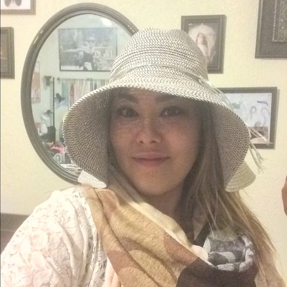 Floppy Sun Hat - Picture 3 of 4