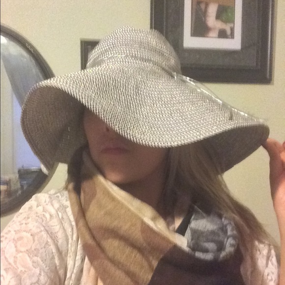 Floppy Sun Hat - Picture 4 of 4