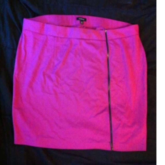 Looking for this skirt!!!