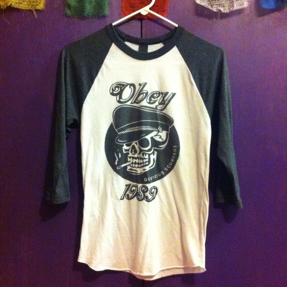 Obey grey + white raglan