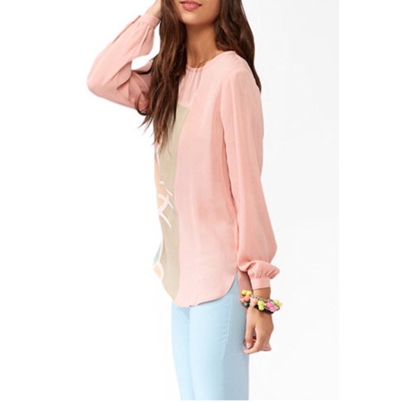 đź’«EXCLUSIVEđź’« F21 HELLO KITTY PINK HI-LOW TOP - Picture 2 of 4