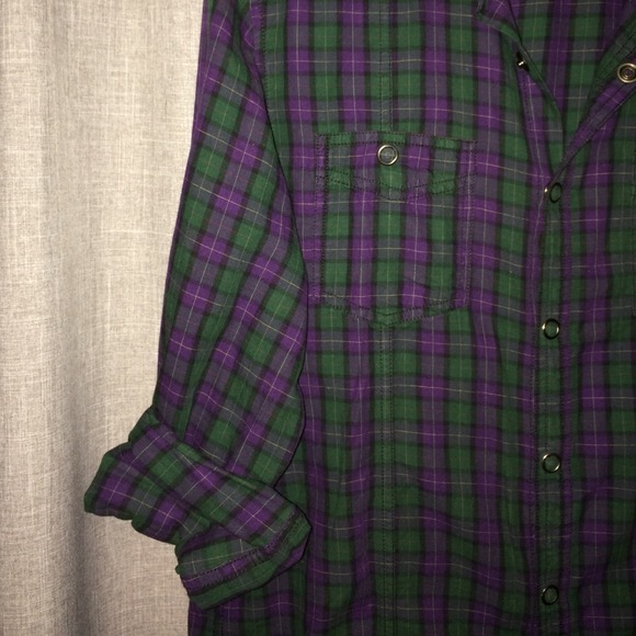 Kenneth Cole Plaid Button Up - Picture 2 of 3