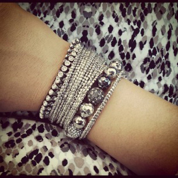 SOLD Stella & Dot silver Moondance bracelet - Picture 2 of 4