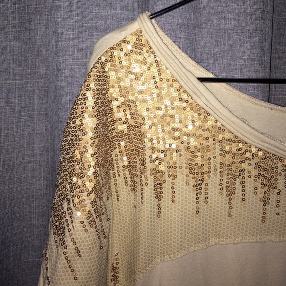 Authentic Icon Off the Shoulder Tee - Picture 2 of 3