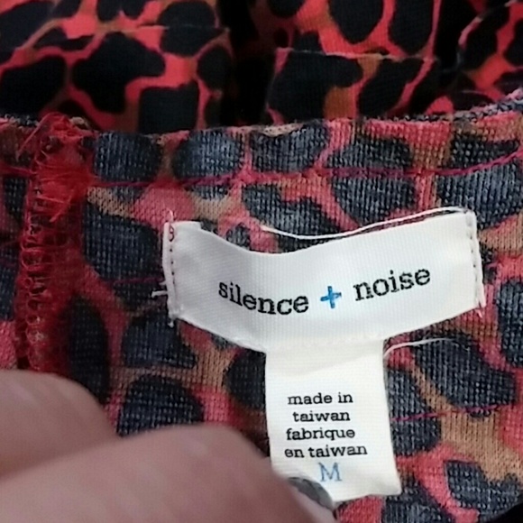 Nwot silence + noise red cheetah print skirt - Picture 3 of 3