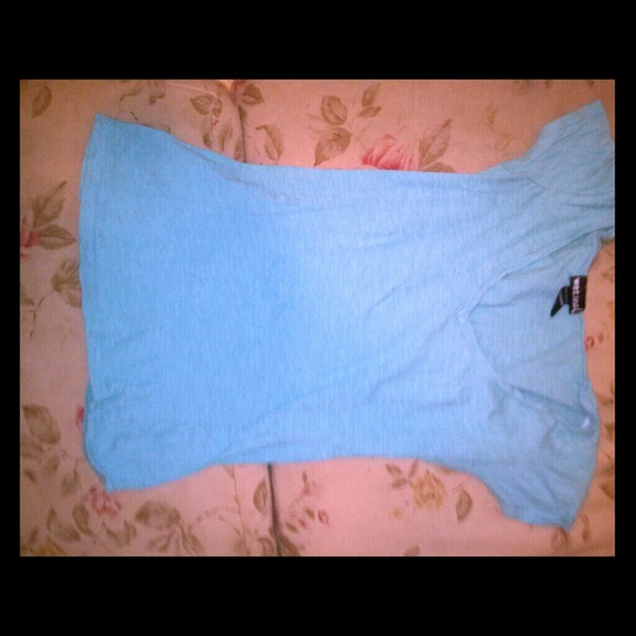 Size small turquoise shirt