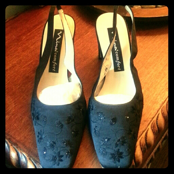 Reduced..Black Dress Shoes w/Crystals & Embroidery