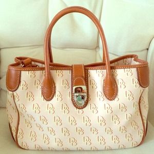 Dooney & Bourke Tote