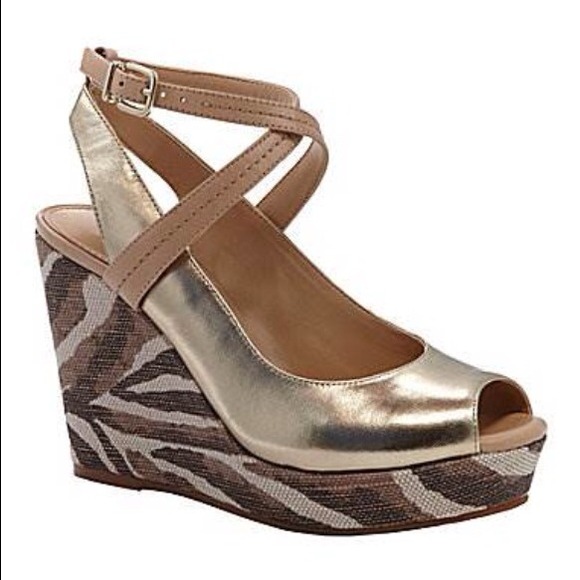 ✨SOLD IN BUNDLE✨ - Picture 4 of 4