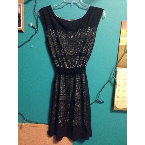 Max Studio dress black and white