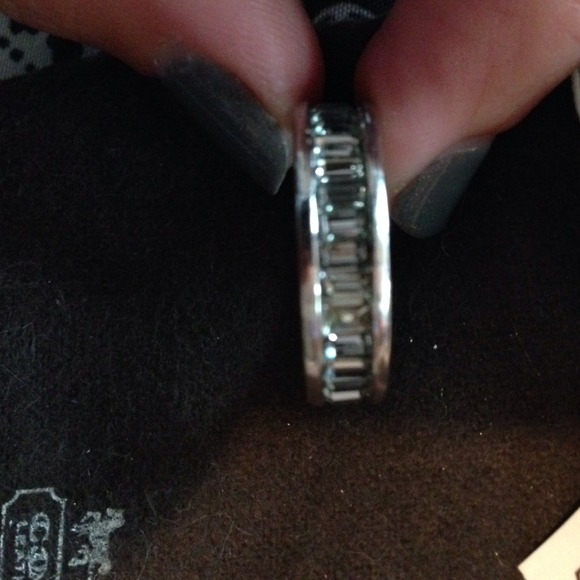 💥50% off💥Coach Silver Rhinestone Ring - Picture 3 of 4