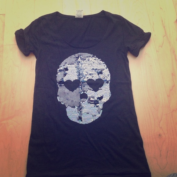 Pink by VS bling skull cap sleeve tee!