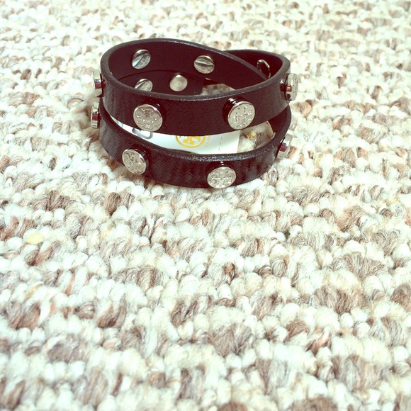 SOLD🌸🌸Tory Burch double Wrap Bracelet in Black