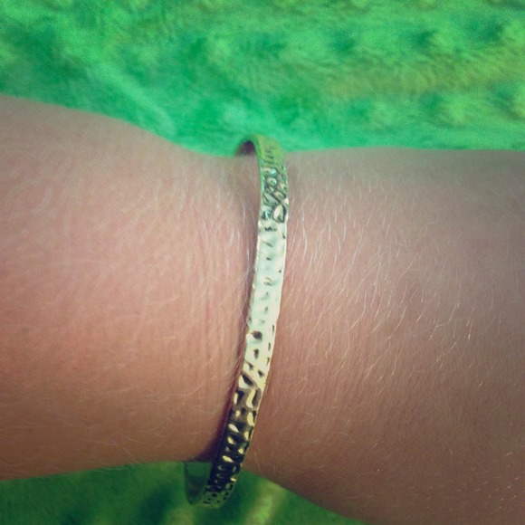 Bangle in gold