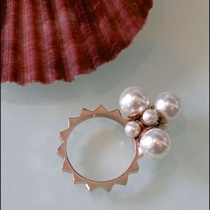 Fashion Pearl Ring