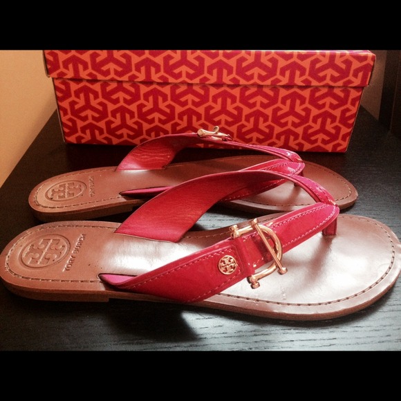 Authentic Tory burch sandals in great condition! - Picture 3 of 4