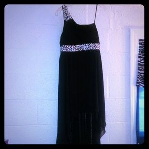 City triangle black gown