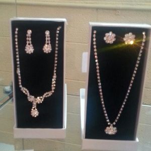 Necklace earrings set