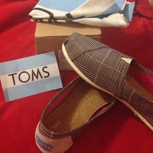 Toms