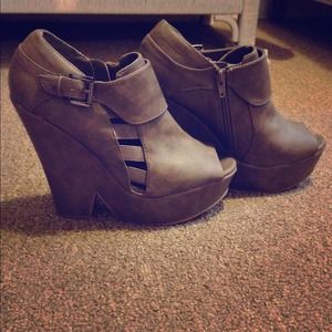 Grey wedges!!!