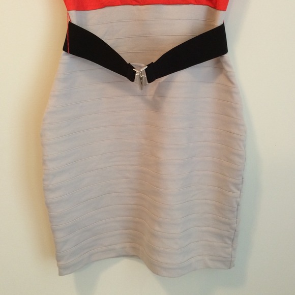 Express white & orange fitted dress w/ belt! - Picture 4 of 4