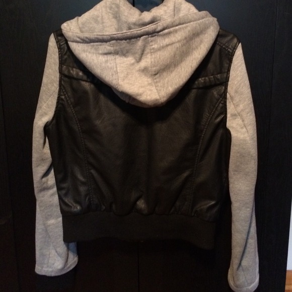 leather jacket - Picture 2 of 2