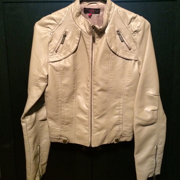 leather jacket - Picture 1 of 3