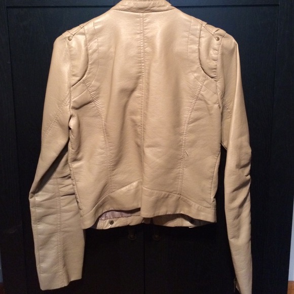 leather jacket - Picture 3 of 3