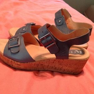 Korks blue wedges