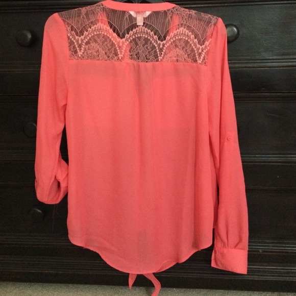Coral Chiffon & Lace Blouse. EUC Size Small - Picture 2 of 4
