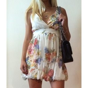 ❌ Sold ❌  White bubble dress