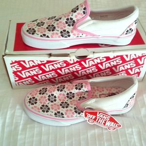 Vans classic slip on shoe . New!
