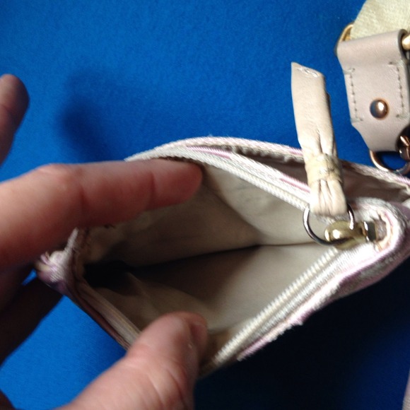 Sale!💯% Authentic Pink Coach crossbody w/ coinbag - Picture 2 of 4