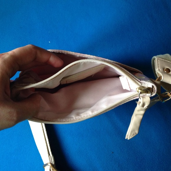 Sale!💯% Authentic Pink Coach crossbody w/ coinbag - Picture 4 of 4