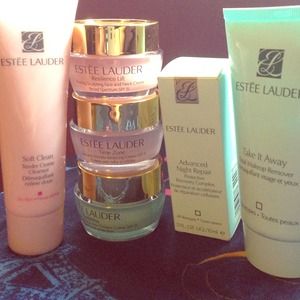 ✖️SOLD✖️ Estēe Lauder bundle! ✖️SOLD✖️
