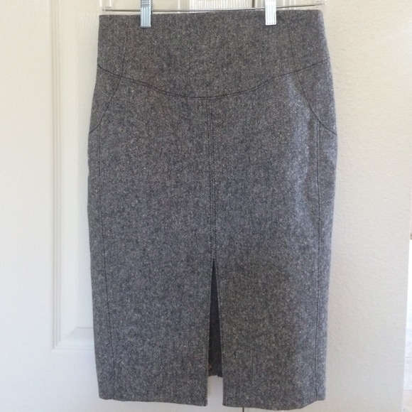 🎉SOLD in BUNDLE🎉Express tweed pencil skirt