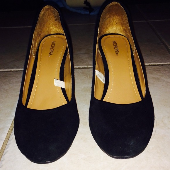 Black Wedges