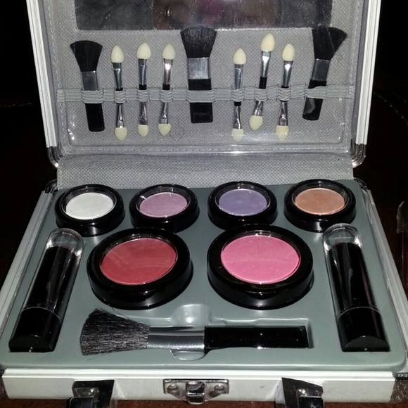 Make up kit