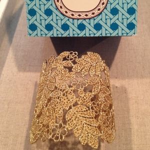 Stella and Dot Chantilly Lace Cuff