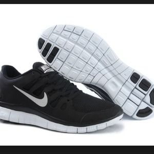 Nike free run 5.0.. Mens 6.5 Womens 8.5