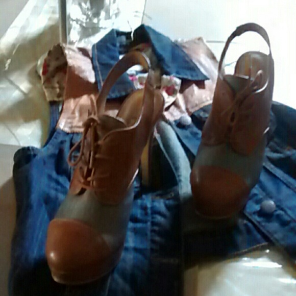 Shoes - Picture 4 of 4