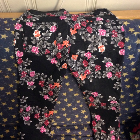Floral Skinny Jeans - Picture 4 of 4