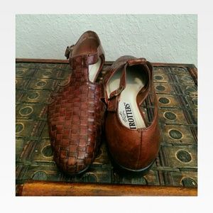 Trotters Real Leather Sandals